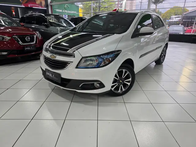 Carro Chevrolet Onix 2015 1.4 LTZ SPE/4 (Aut)