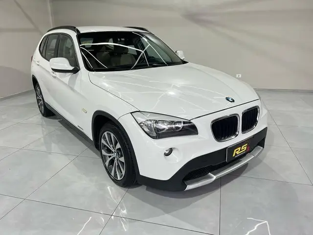 Carro BMW X1 2011 2.0 16V sDrive18i