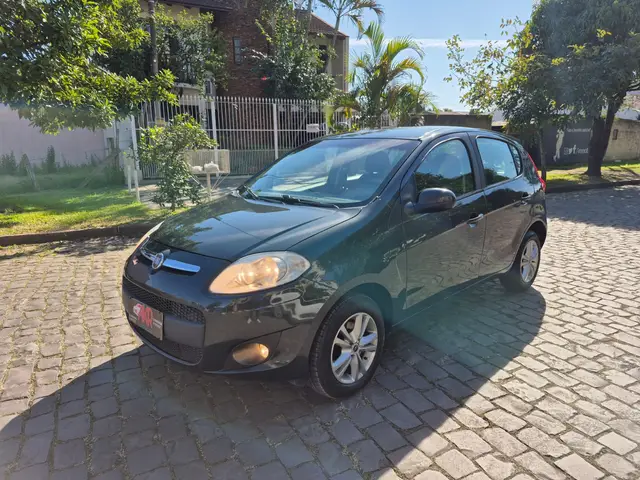 Carro Fiat Palio 2013 Attractive 1.4 8V (Flex)