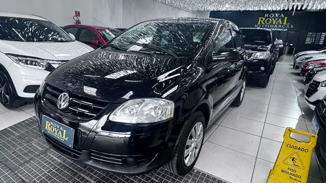 Carro Volkswagen Fox 2010 1.0 8V (Flex) 4p