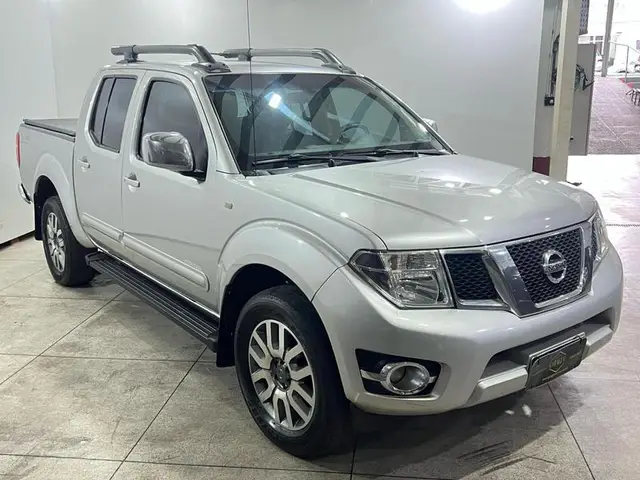 Carro Nissan Frontier 2015 2.5 TD CD 4x4 SL (Aut)