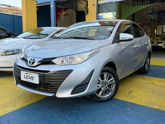 Carro Toyota Yaris Sedan 2022 1.5 XL Plus Connect CVT (Flex)