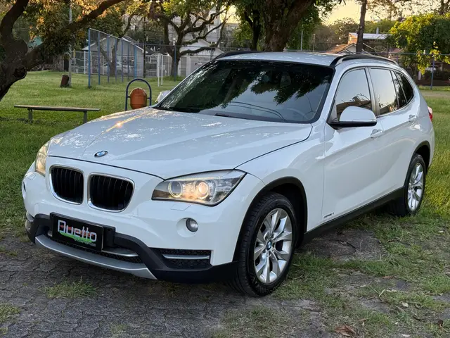Carro BMW X1 2014 2.0 sDrive18i Top (aut)