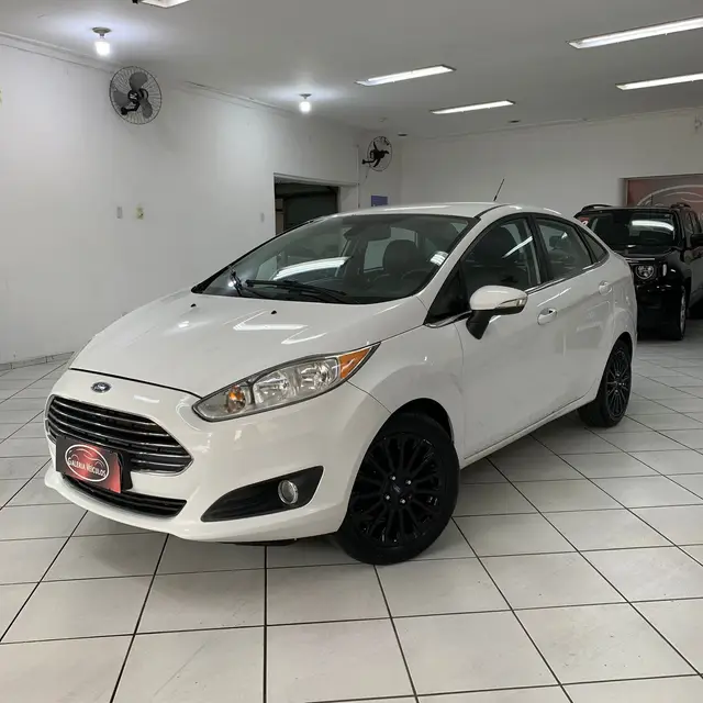 Carro Ford New Fiesta Sedan 2014 1.6 Titanium PowerShift (Flex)