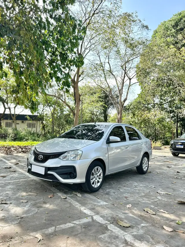 Carro Toyota Etios Sedan 2014 X 1.5 (Flex)