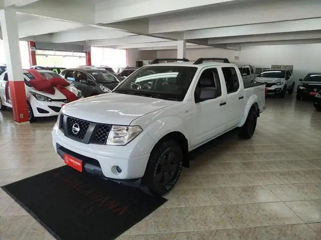 Carro Nissan Frontier 2013 XE 4x2 2.5 16V (cab. dupla)
