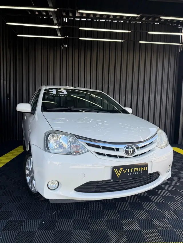 Carro Toyota Etios 2013 XLS 1.5 (Flex)