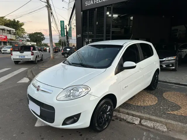 Carro Fiat Palio 2014 Attractive 1.0 8V (Flex)
