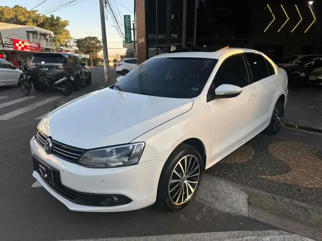 Carro Volkswagen Jetta 2014 2.0 Comfortline (Flex)