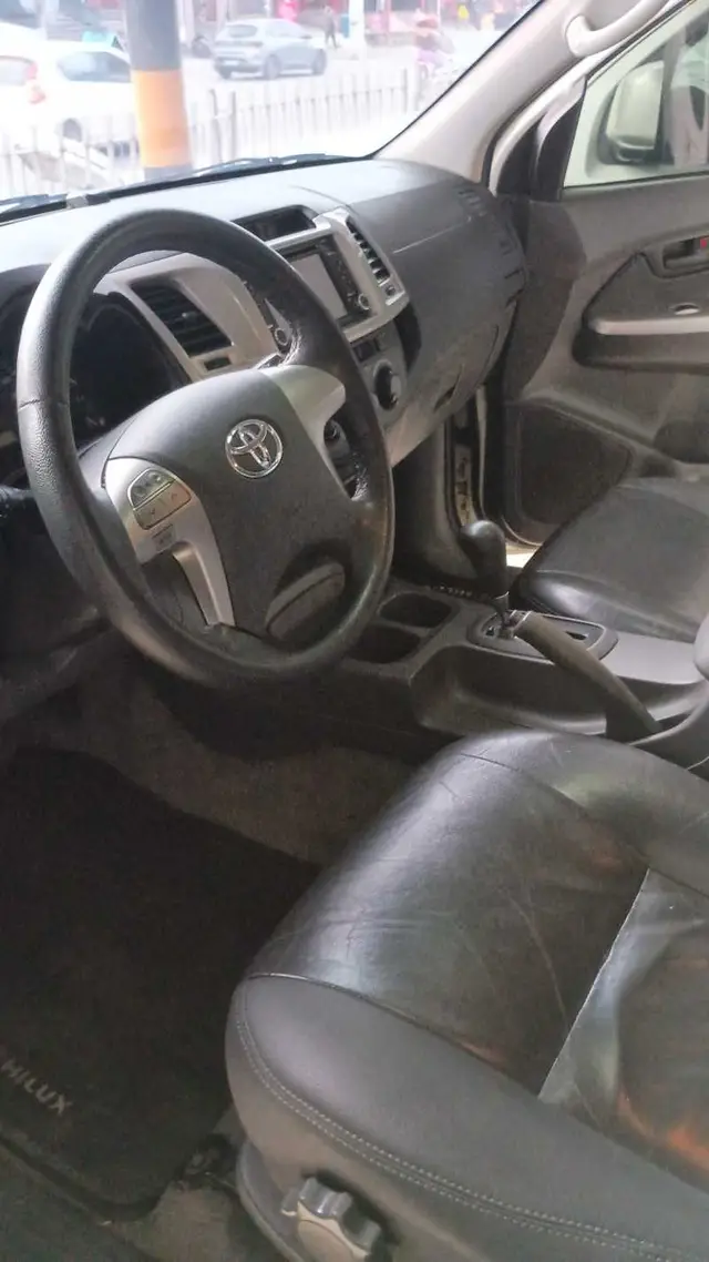 Carro Toyota Hilux Cabine Dupla 2013 Hilux 2.7 SR CD 4x2 (Flex) (Aut)