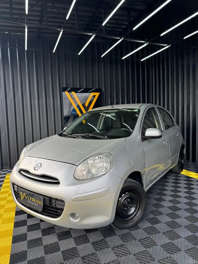 Carro Nissan March 2012 1.0 16V (Flex)