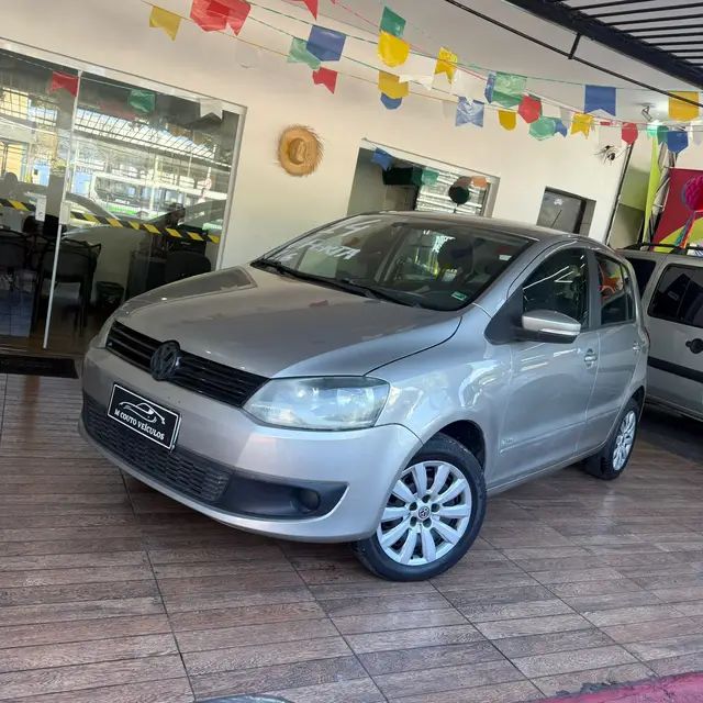Carro Volkswagen Fox 2014 1.6 VHT (Flex)