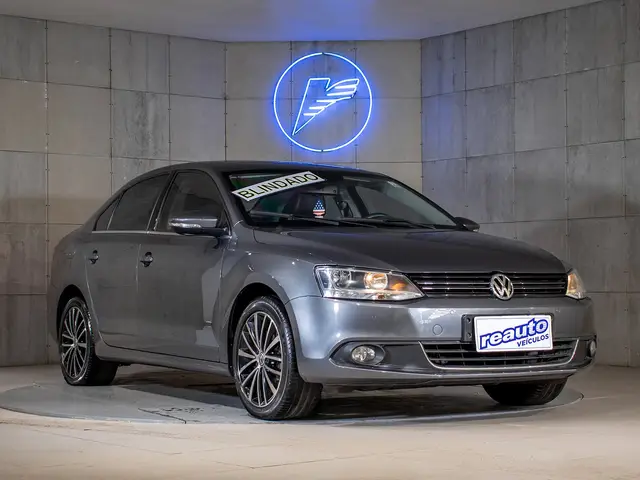 Carro Volkswagen Jetta 2013 2.0 TSI Highline DSG