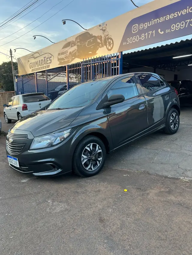 Carro Chevrolet Onix 2019 1.0 Joy SPE/4