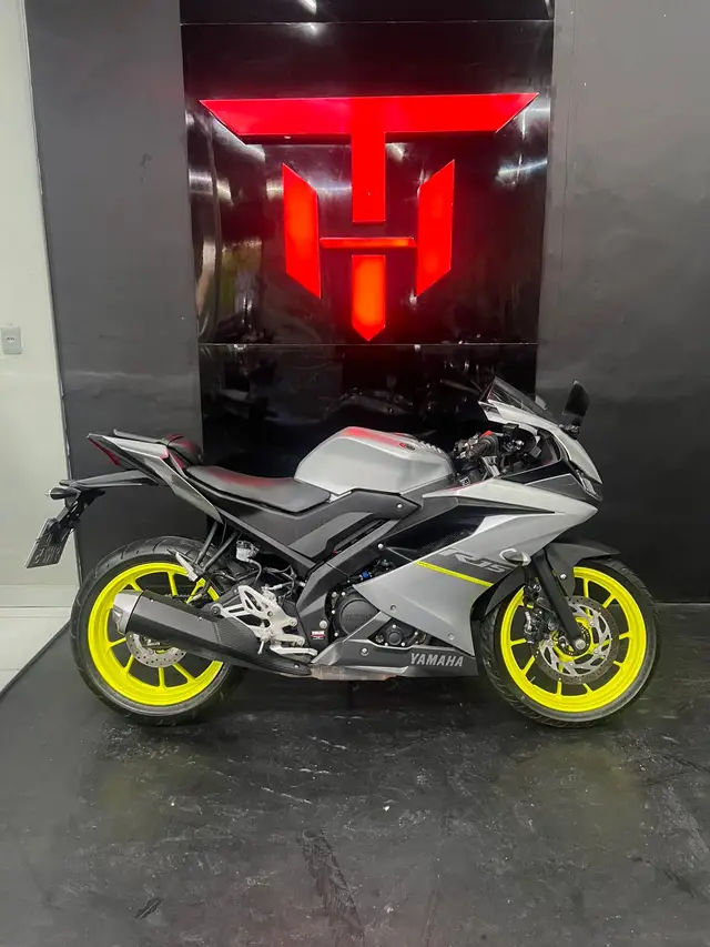 Moto Yamaha YZF R15 2024 ABS
