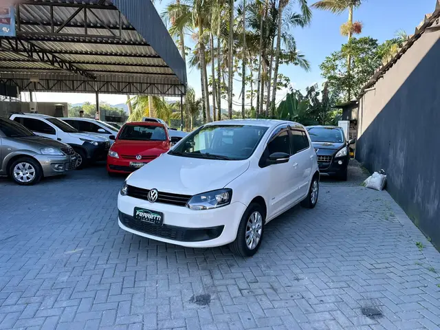 Carro Volkswagen Fox 2013 1.0 VHT (Flex) 2p