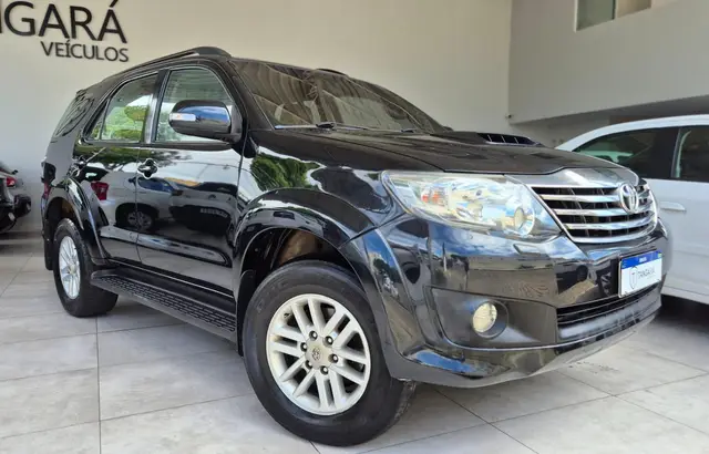 Carro Toyota Hilux SW4 2012 SRV 3.0 4X4 (7 Lugares)