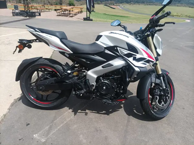 Moto Bajaj Dominar 400 2026 DOMINAR 400