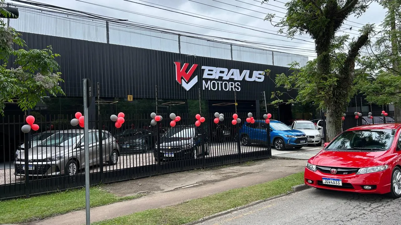 Fachada da loja BRAVUS MOTORS - Curitiba - PR