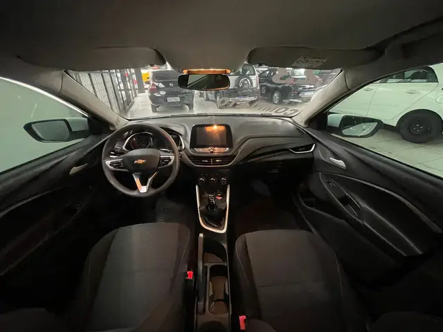 Carro Chevrolet Onix Plus 2023 LT 1.0