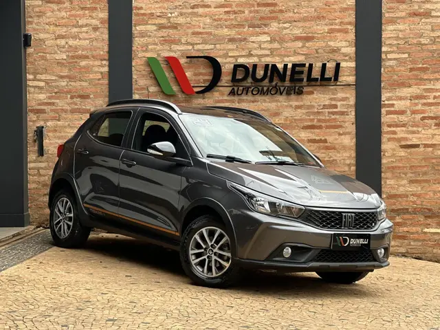 Carro Fiat Argo 2024 Trekking 1.3
