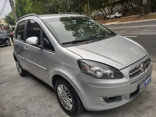Carro Fiat Idea 2014 Attractive 1.4 8V (Flex)