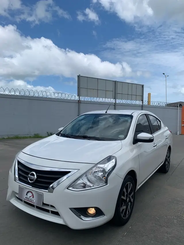 Carro Nissan Versa 2017 1.6 16V SL FlexStart CVT (Flex)