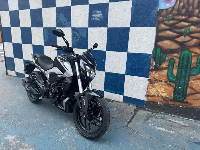 Moto Bajaj Dominar 250 2025 250
