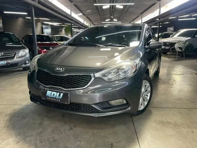 Carro Kia Cerato 2014 1.6 16V (Flex)