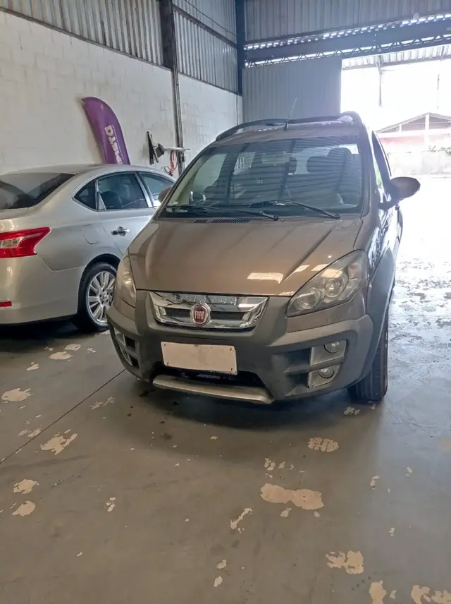 Carro Fiat Idea 2011 Adventure 1.8 16V E.TorQ Dualogic (Flex)