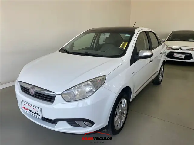 Carro Fiat Grand Siena 2013 Essence 1.6 16V Dualogic (Flex)