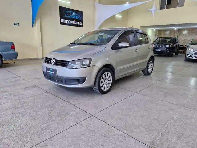 Carro Volkswagen Fox 2014 1.6 VHT (Flex)