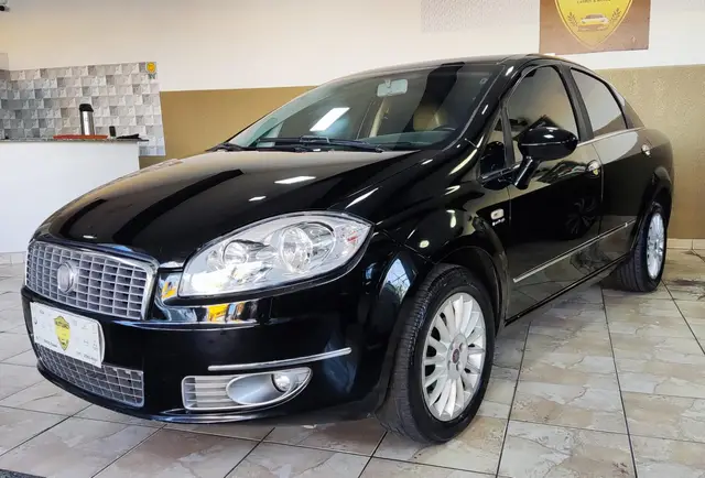 Carro Fiat Linea 2010 Absolute 1.9 16V Dualogic (Flex)