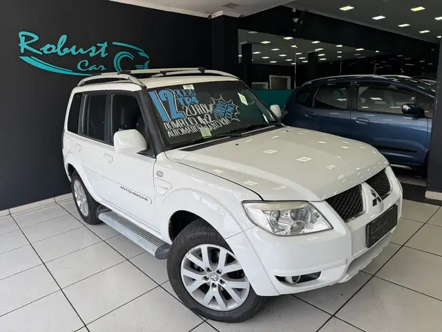 Carro Mitsubishi Pajero TR4 2012 2.0 16V 4x2 (Flex)