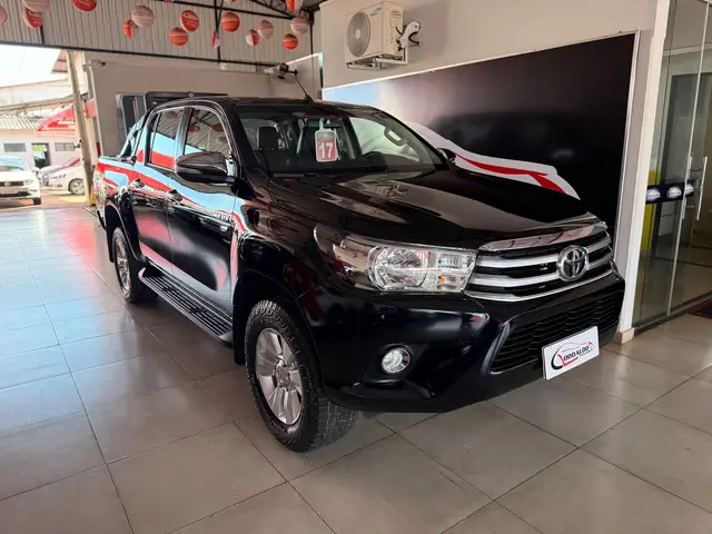 Carro Toyota Hilux Cabine Dupla 2017 Hilux 2.7 SRV CD 4x2 (Flex) (Aut)