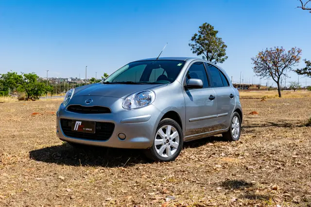 Carro Nissan March 2013 1.6 16V SV (Flex)