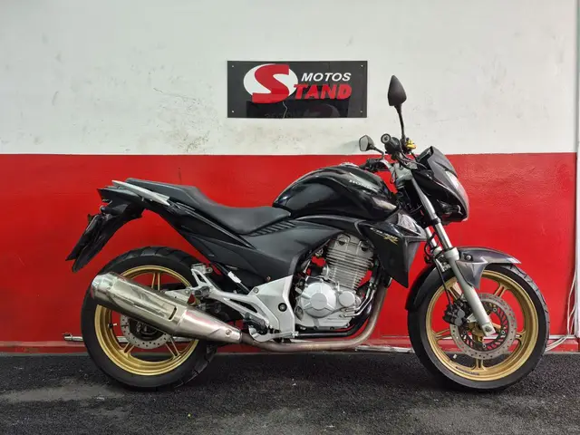 Moto Honda CB 300R 2015 Standard