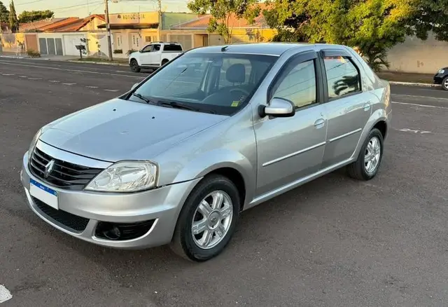 Carro Renault Logan 2012 Authentique 1.0 16V (flex)