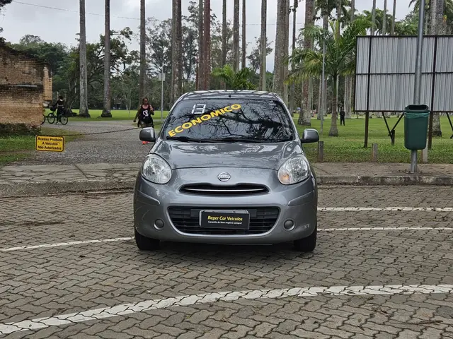 Carro Nissan March 2013 1.0 16V S (Flex)