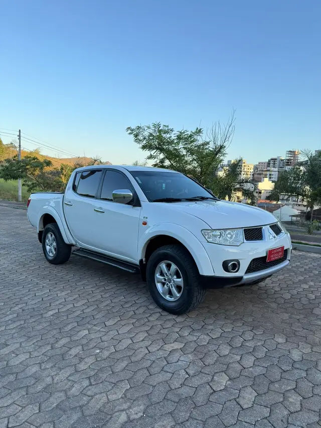 Carro Mitsubishi L200 Triton Sport 2013 3.2 DI-D 4x4 (Aut)