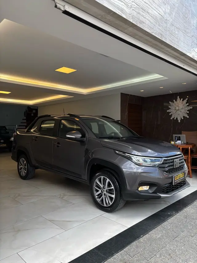 Carro Fiat Strada 2023 Volcano 1.3 CD (Flex)