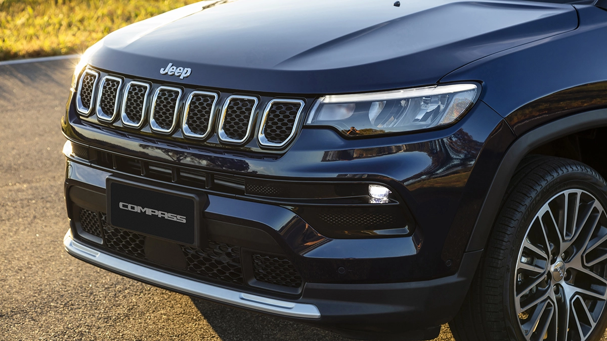 Nova linha do SUV médio mais vendido no Brasil finalmente foi apresentada na íntegra pela Stellantis. Confira todos os detalhes do líder de mercado: