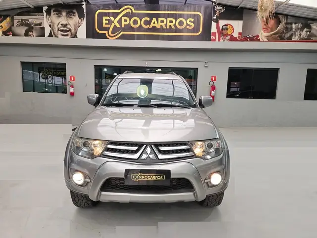 Carro Mitsubishi Pajero 2018 3.2 DI-D Outdoor 4WD (Aut)