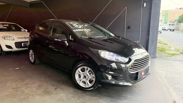 Carro Ford Fiesta Hatch 2016 1.6 (Flex)