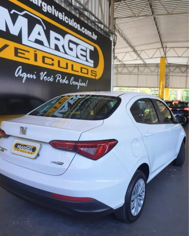 Carro Fiat Cronos 2023 Drive 1.3 (Flex) AT