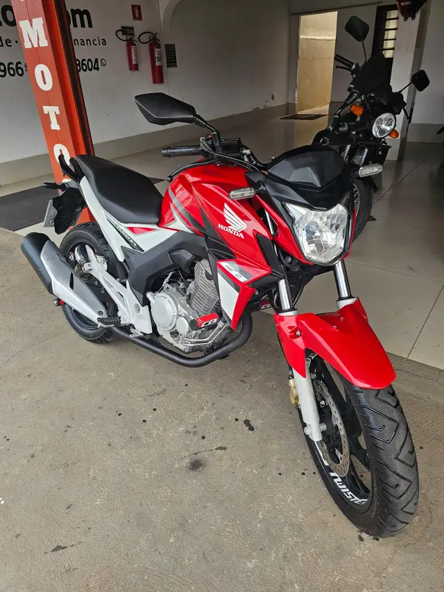 Moto Honda CB 250F Twister 2017 Standard