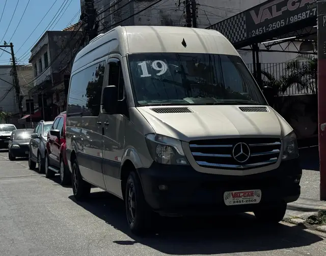 Carro Mercedes-Benz Sprinter 2019 VAN 415 CDI  Teto Baixo 15+1 Standard