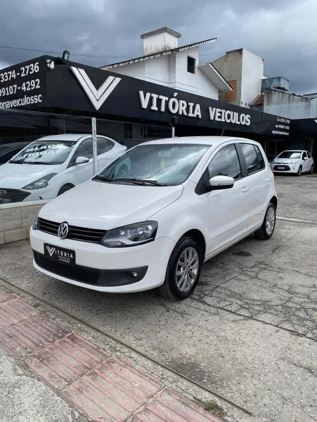 Carro Volkswagen Fox 2014 1.6 VHT (Flex)