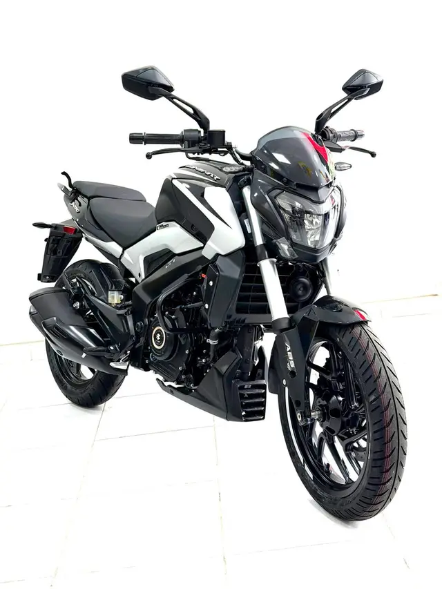 Moto Bajaj Dominar 250 2025 250