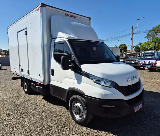Carro Iveco Daily Chassi 2020 35-150 Longo 3.0 (Diesel)